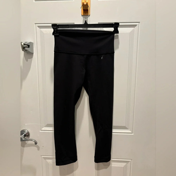 Lululemon Wunder Under Crop (Hi-Rise) *Full-On Luxtreme 21"
Black - Picture 3 of 6